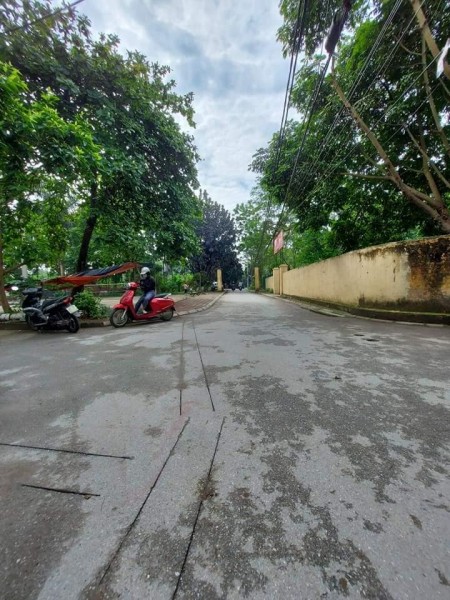 Bán đất Ngọc Thuỵ, ô tô thông số vàng không khí trong lành, liên hệ 0978588296 giá tốt