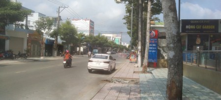 Nhà lầu 3 tầng mặt tiền Lê Văn Phẩm phường 6, Mỹ Tho, Tiền Giang giá 8.55 tỷ sổ sẵn