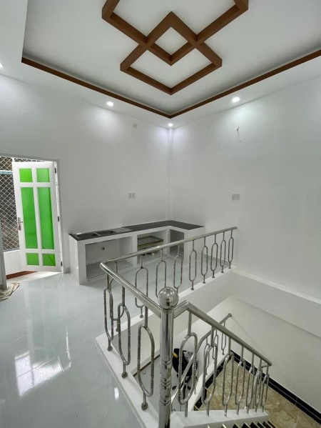 Bán nhà Tân Phú giá rẻ ngang rộng 8m xe hơi thông giá nhỉnh 10 tỷ sổ đỏ vuông vức