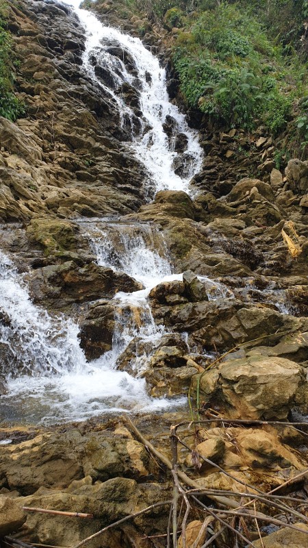 Bán lô đất được thiên nhiên bán tặng 2 thác nước tuyệt đẹp và suối giá bán 5 tỷ, sổ sẵn