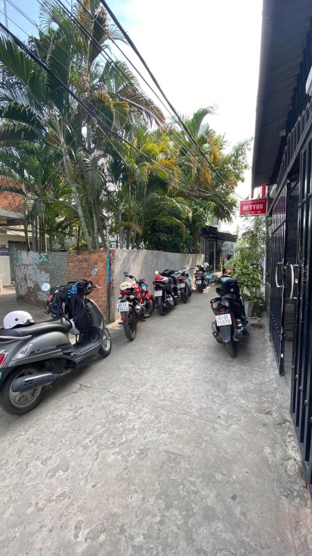 Nhà Trệt Lầu Trung Tâm góc 03 mặt tiền hẻm 5 Nguyễn Việt Hồng lộ ô tô tới nhà