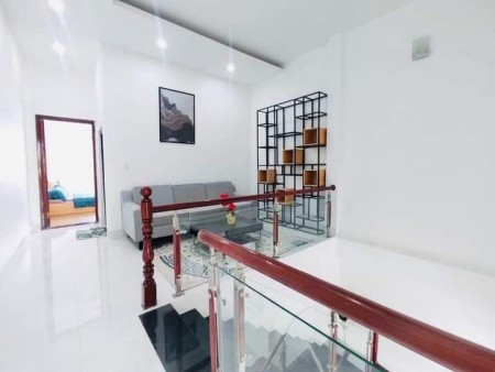 Bán nhà tặng toàn bộ nội thất sang trọng giá bán 4.29 tỷ, thương lượng, khu dân cư