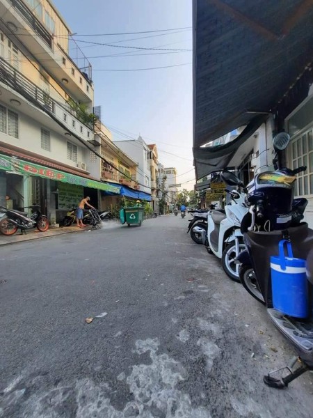 Bán gấp nhà mặt tiền Đỗ Đức Dục Quận Tân Phú giá chỉ 3.4 tỷ tiện ích đủ, sổ sẵn chính chủ