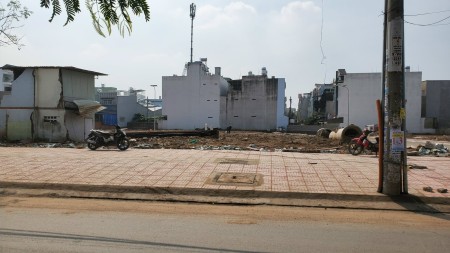 Hàng đẹp cho quí khách đầu tư diện tích 68m2, đúc kiên cố, khu dân cư đông đúc, giá tốt