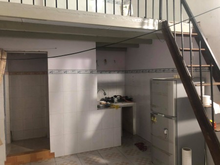 Phòng trọ Quận 4 diện tích sử dụng 25m² (2-3 người) gần Quận 1, Quận 7 có gác lửng mát