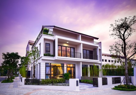 Nhà phố diện tích 5x20m 1 trệt 2 lầu mặt tiền đường 13 - 20 mét, sổ hồng riêng