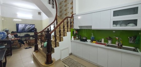 Nhà mới ở luôn hai mặt thoáng mặt ngõ thông kinh doanh 30m, ô tô trung tâm Đống Đa, giá hơn 3 tỷ