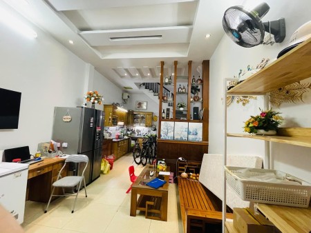 Siêu phẩm Đống Đa 3 thoáng 50m mặt tiền 8m ô tô ngõ thông giá bán chỉ nhỉnh 6 tỷ