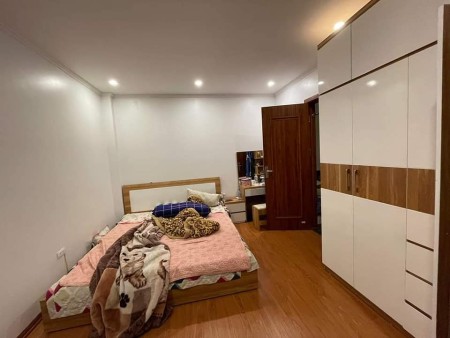 Bán nhà Ngọc Thuỵ, diện tích 50m2, 4 tầng lô góc sáng thoáng, ô tô nhỉnh 4 tỷ, lh 0972263245