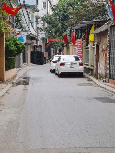 Cần bán nhà ngõ phố Nguyễn Đức Cảnh, diện tích 35m2 giá bán 4.5 tỷ, liên hệ 0817442219