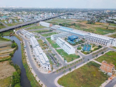 Chính chủ cần bán lô đất diện tích 100m2 hướng Đông Nam, dự án The Sol City Nam Sài Gòn