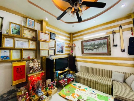 Bán nhà Giảng Võ Quận Ba Đình diện tích sử dụng 30m2 đúc kiên cố 6 tầng giá 5.8 tỷ