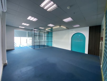 Cho thuê văn phòng diện tích sử dụng 135m2 Giảm giá sập sàn Quận 3 giá tốt đầu tư