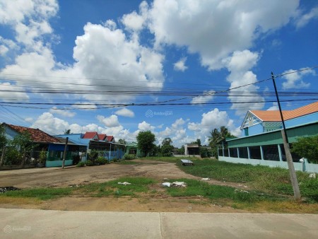 Chính chủ bán đất mặt tiền đường xe tải, cách Quốc lộ 50 100m, công chứng sang tên trong ngày