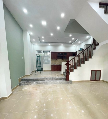 Nhà trung tâm Quận 1, đúc kiên cố 3 tầng, tương lai ra mặt tiền giá bán chỉ nhỉnh 3 tỷ