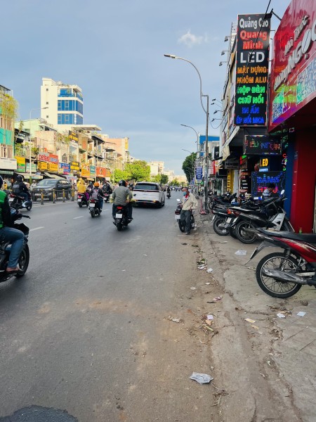 Nhà 5 tầng Q1 đẹp lung linh , giá 8 tỷ thương lượng, đúc kiên cố 4 tầng thông thoáng