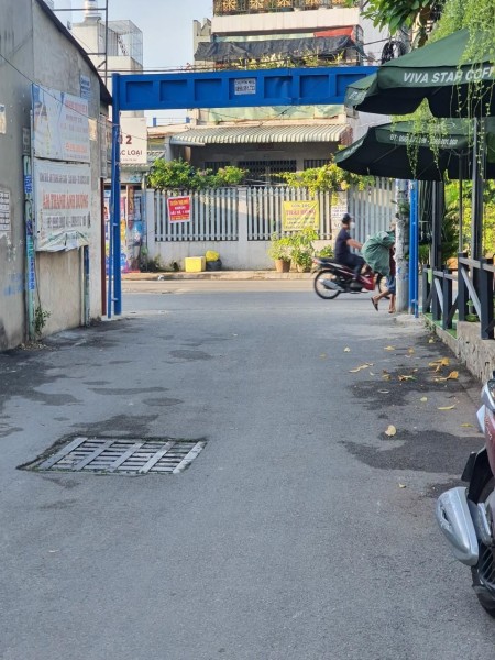 Thới An Quận 12 đường Lê thị Riêng dtsd 56m 3 tầng đẹp lung linh giá bán rẻ chỉ 4.5 tỷ
