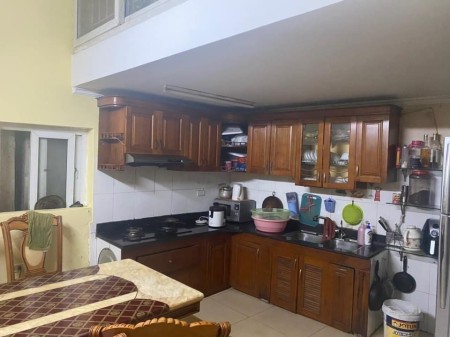 Bán nhà Cầu giấy dt 65m2, 4 tầng kinh doanh sầm uất gần chợ thương mại, vỉa hè ô tô đỗ cửa