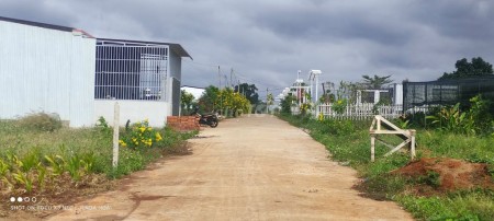 Bán gấp 2 lô đất liền kề giá rẻ khu dân cư, đường lớn, xe vào tận đất, sổ đầy đủ