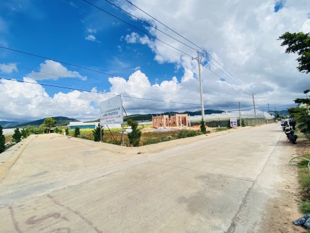 Đất đầu tư 2 mặt tiền đường DH11, Liên xã tại vùng ven Đà Lạt sổ hồng riêng thổ cư 100m2