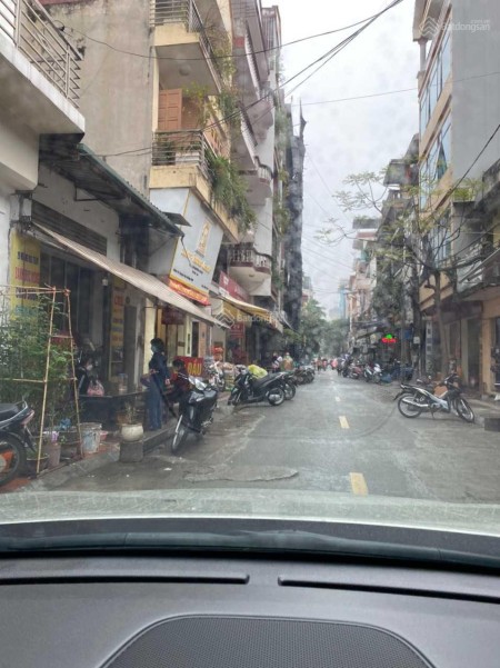 Bán nhà 6 tỉ cho căn nhà đầu ngõ Tạ Quang Bửu trung tâm Quận đường to khu dân trí cao