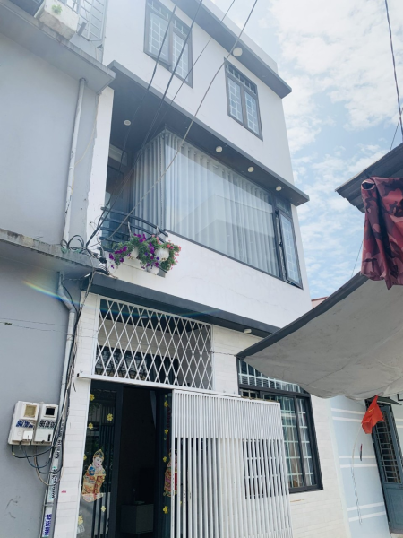 Có nhà nào rẻ hơn với 2.8 tỷ nhà 3 tầng kiệt oto Điện Biên Phủ 3 PN, Phòng Khách, Bếp