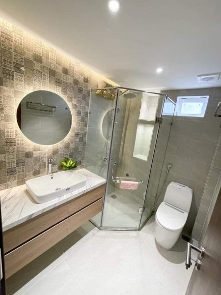 Bán nhà nguyên căn nhỉnh 5 tỷ, Ngọc Thuỵ dân xây siêu đẹp ô tô đỗ cửa, lh 0972263245