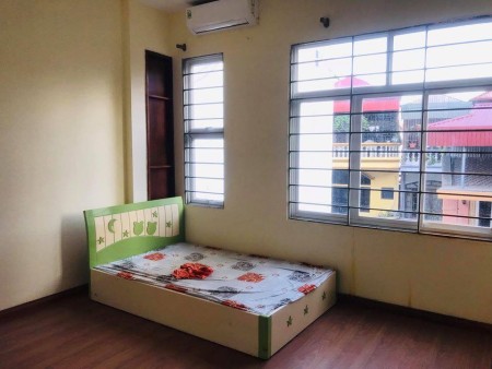 Tôi cần bán nhà nguyên căn chính chủ đẹp hẻm xe hơi 3 lầu đường Nguyễn Văn Đậu