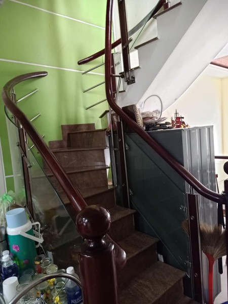 Bán nhà chính chủ mặt tiền hẻm 1 trệt 3 lầu gần chợ tiện mua bán liên hệ 0702501942