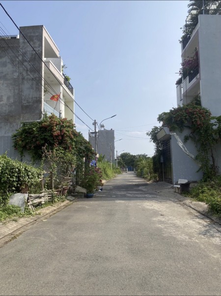 Chính chủ bán gấp giá tốt lô đất cực đẹp tại Dự Án Đất Mới P Trường Thạnh Q9 TP Thủ Đức