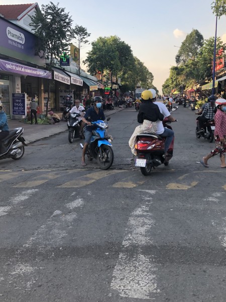 Cần tiền bán gấp dãy nhà trọ diện tích 300m2 (10x30) sát khu công nghiệp ,dân đông