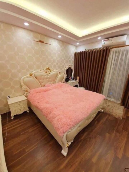 Bán nhà phố Định Công 32M2 mt 3,8M, ô tô đỗ cửa, 15M ra phố, ngõ thoáng, thông sàn, sổ vuông
