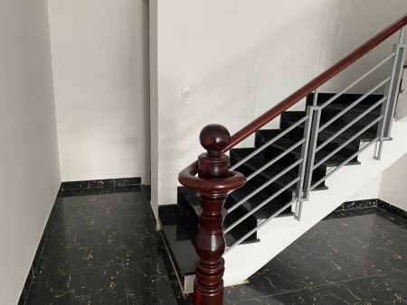 Kẹt tiền bán gấp căn shophouse Moonlight Boulevard 100m2 giá 4,3 tỷ đang có hợp đồng thuê 13tr/tháng