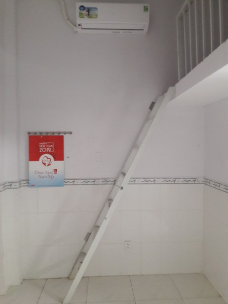 Phòng trọ diện tích sử dụng 20m2 có gác, máy lạnh, tolet riêng giá tốt liên hệ 0938127056