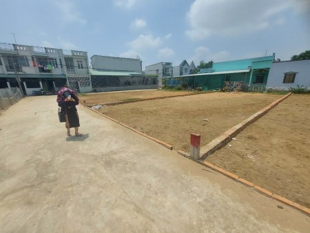 Bán đát TT thị trấn cần giuộc, đất vuông vức, khu DC đog đúc, HXH, nền cao ráo sạch sẽ