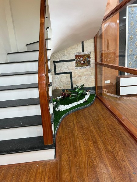 Chính chủ bán nhà đường Hoàng Ngân, Thanh Xuân 70m2 giá 6TỷX. Ô TÔ , phố sầm uất.
