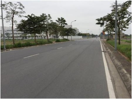 Bán nhà nguyên căn Thạch Bàn, ô tô tránh diện tích 72m2, 5 tầng mt 4.5m, giá bán 7.2 tỷ