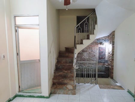 Bán nhà riêng diện tích sử dụng 32m2 chính chủ ở Ngõ Cẩm Văn, Đống Đa, Hà Nội