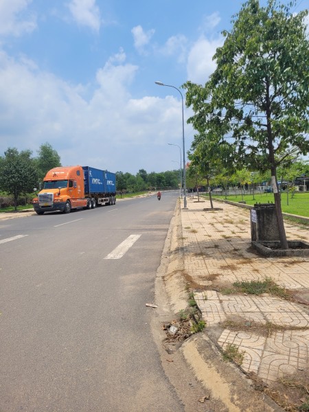 Còn 1 lô duy nhất đối diện trường Học 100mv(5mx20m)chỉ 27tr/mv đường 12m Ngân Hàng hỗ trợ vay 70%