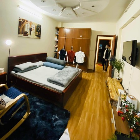 Bán gấp nhà Doãn Kế Thiện, sổ đỏ chính chủ dt 52m2 3 tầng, giá 5.7 tỷ liên hệ 0969541111