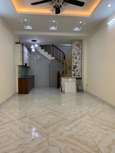Bán nhà nguyên căn chính chủ còn mới ngõ 467 Lĩnh Nam dtsd 37m2 4 tầng giá chỉ hơn 2 tỷ