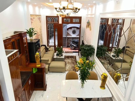 Cần bán nhà đẹp vip, khu phân lô, 40m ra oto tránh, đường Láng Cầu Giấy giá bán 4.25 tỷ