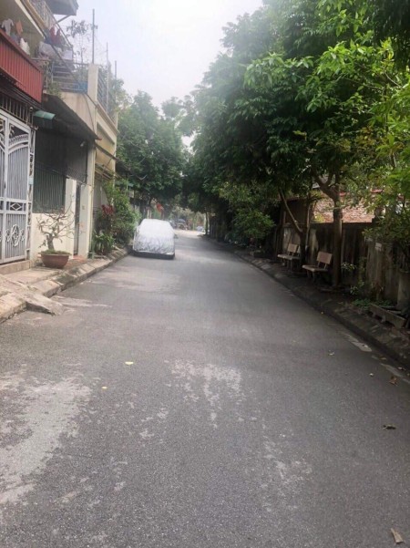 Bán nhà Ngọc Lâm, ngõ ô tô đỗ cửa diện tích sử dụng 64m2 giá bán 4,5 tỷ có TL