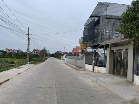 Gia đình cần tiền bán lô đất 54.5m2 Đông Kim, Đông Tảo. Mặt tiền 4.6m hậu 4.6m, đường ô tô chạy