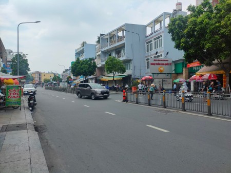 Nhà mặt phố Luỹ Bán Bích Quận Tân Phú, diện tích 70m2, ngang gần 5m, giá tốt đầu tư