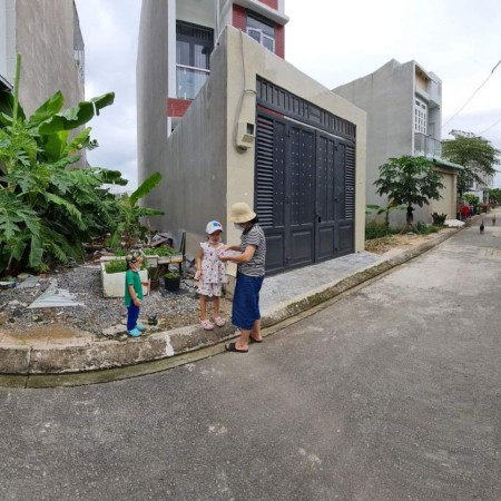 Vợ Chồng có miếng đất để dành, nay kẹt tiền vì trả viện phí cho con nên bán nhanh