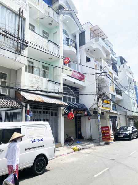 Bán nhà 2 lầu mặt tiền đường số phường Tân Quy, Quận 7 giá bán 9 tỷ có thể thương lượng