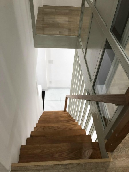 Bán gấp nhà quá đẹp chiều ngang 4.5m, Lê Quang Định, dtsd 45m2, giá chỉ hơn 4 tỷ, sổ sẵn