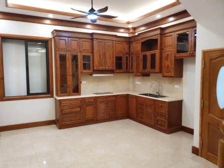 Siêu phẩm Xuân La dt 45m2, nội thất gỗ tự nhiên ô tô đậu trước nhà sổ đỏ chính chủ, thương lượng