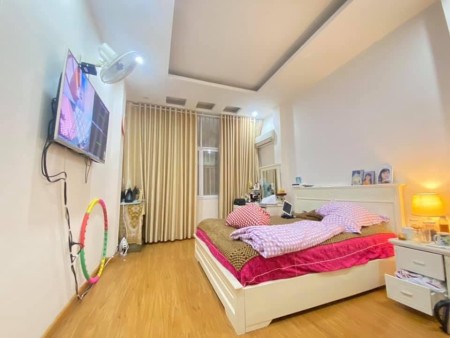 Bán nhà mặt phố vỉa hè ô tô tránh, kinh doanh, cho thuê thuận tiện, khu an sinh đỉnh